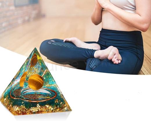 Orgonitová pyramida - tygří tajemství, strom života, tygří oko 6,2 x 5,9 cm (PP215)