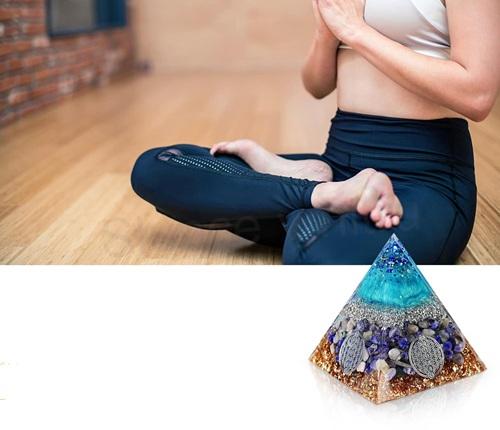 Orgonitová pyramida - květ života, kyanitový kámen 6,2 x 5,9 cm (PP216)