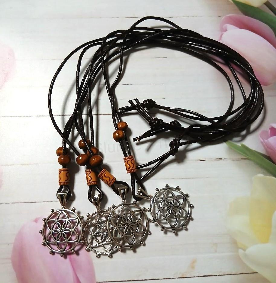 Šňůrkový náhrdelník pentagram, dřevo - hovězí kůže (BD1033)