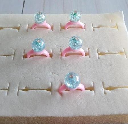 Dětský prsten s korálkem a čirým zirkonem – růžovo‑modrý (BP591)