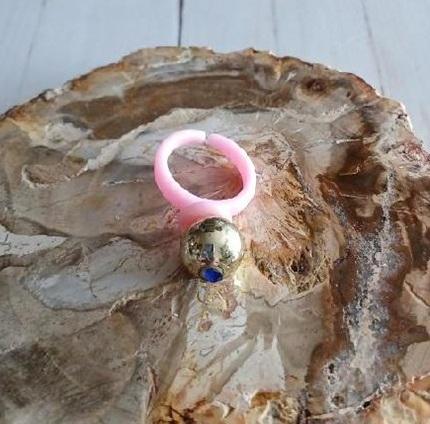 Dětský prsten s korálkem a modrým zirkonem – zlatý (BP593)