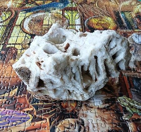 Mřížkový (Lamelární) křemen – Boxwork Quartz – sběratelská drúza (1250 g) (X2223)