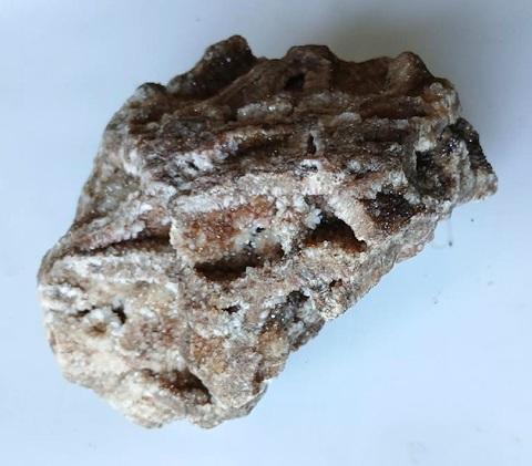 Mřížkový (Lamelární) křemen – Boxwork Quartz – sběratelská drúza (950 g) (X2224)