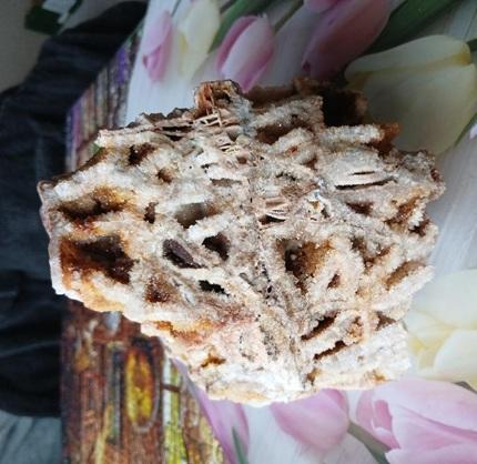 Mřížkový (Lamelární) křemen – Boxwork Quartz – sběratelská drúza (1600 g) (X2228)