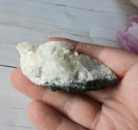 Minerální kámen prehnit drúza (69 g) (X2240)