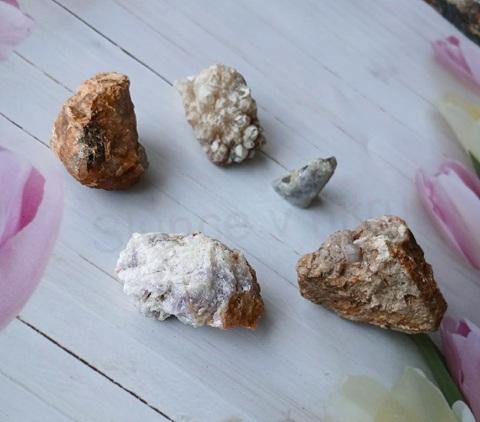 Minerální kámen směs drúz (129 g) (X2264)