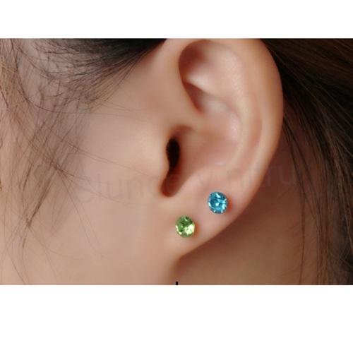 Hypoalergenní puzetové náušnice se zirkony – 16 × 3,1 mm (BB141)