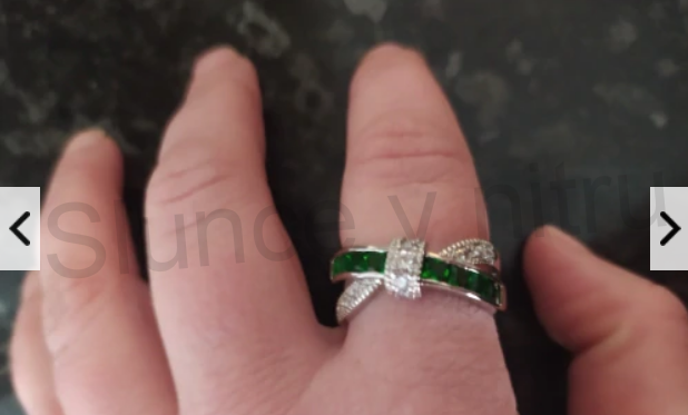 Postříbřený prsten s křišťály a drahokamy (BE54)