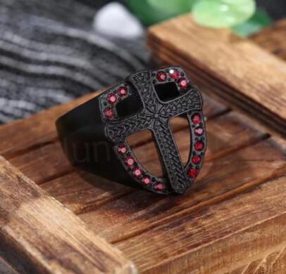 Pánský prsten templářský černý kříž s červenými křišťály (BP7)