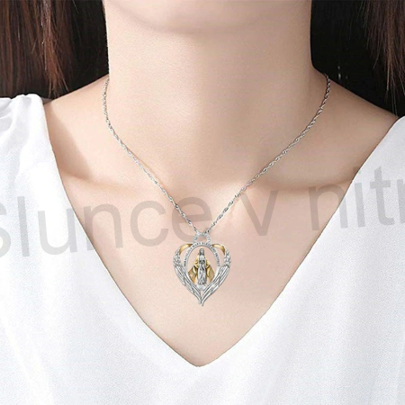 Náhrdelník s přívěškem Andělských křídel s Marii z chirurgické oceli (BD133)