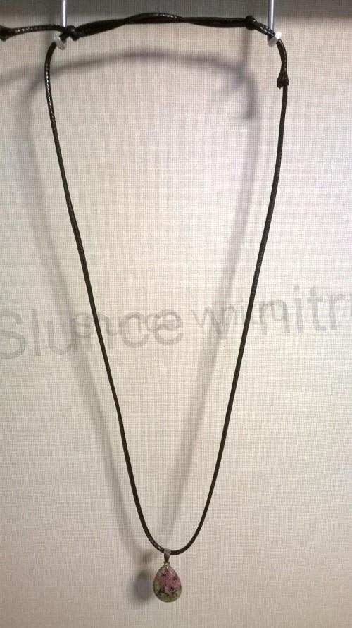Provázkový náhrdelník přívěšek Rubín v zoisitu - slza (BD58)