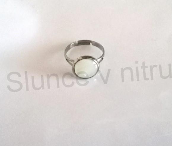 Nastavitelný černý prsten se syntetickým opálem (BP131)