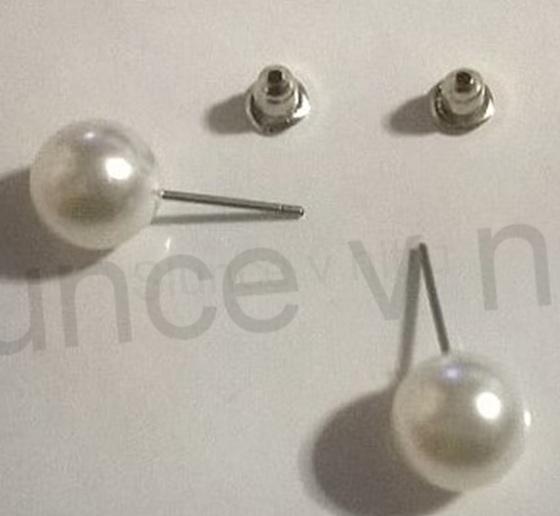 Puzetové náušnice perla 8 x 18 mm fialové (BB351)