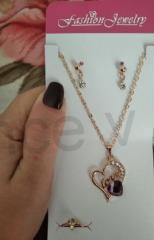 Pozlacená souprava šperků Srdce v srdci s fialovým krystalem (BS47)