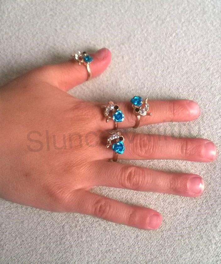 Nastavitelný drobný prsten delfín s křišťály (BP109)