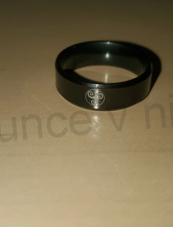 Černý prsten z chirurgické oceli / titán s ornamentem Vlka, Wolf (BP306)