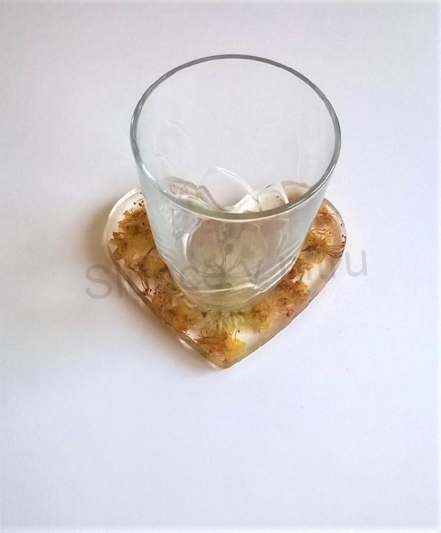 Orgonitový podtácek Srdce z přírodných květin (PP34)