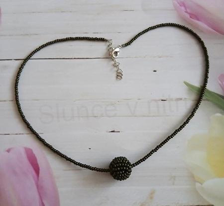 Korálkový náhrdelník béžový (BD396)