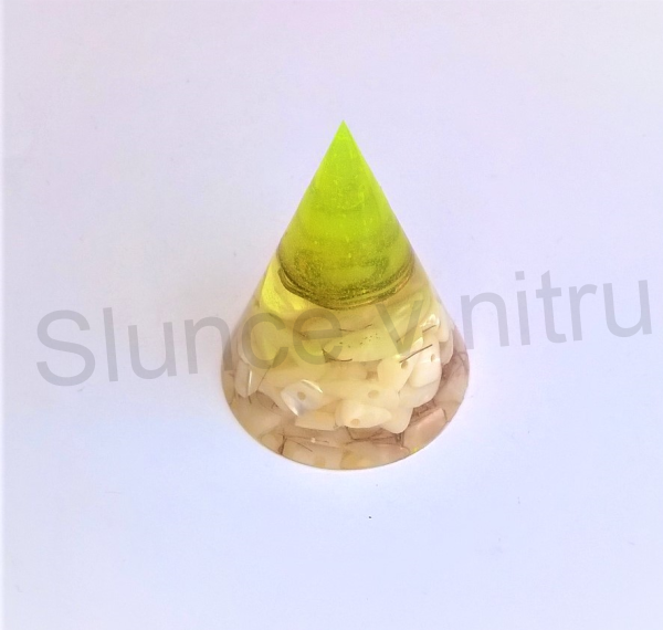 Orgonitový kužel - s lasturou a fluho špičkou 5x4,1 cm (PP69)