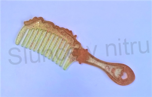 Orgonitový srdíčkový hřeben - zeleno hnědý 16,2 X 4,9 cm (PP73)