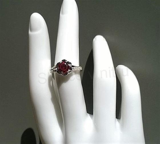 Platinový prsten se zirkony (BP350)