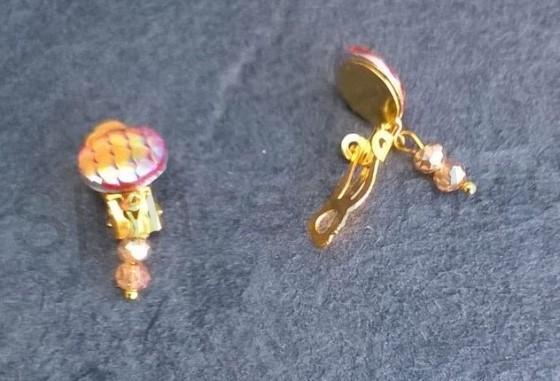 Náušnice klipsy s dračím vzorem měnicí a swarovski korálky 1,2 x 3 cm (BB537)