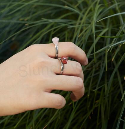 Nastavitelný minerální prsten růženín číslo 3 (X612)