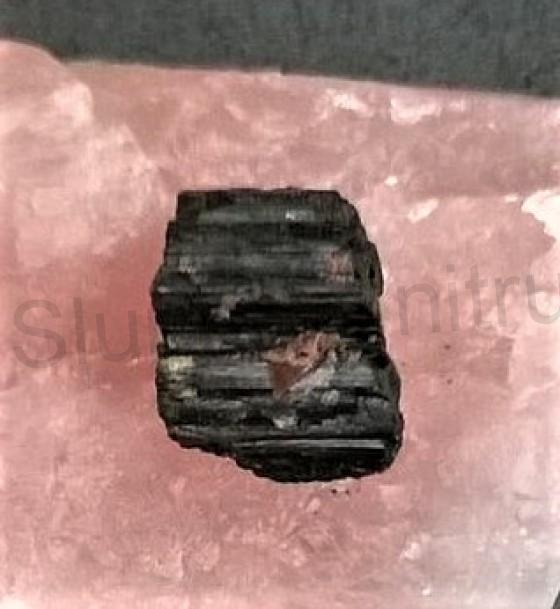 Turmalín surový 20,36 g (Brazílie) (X619)