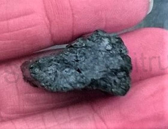 Turmalín surový 14,7 g (Brazílie) (X621)