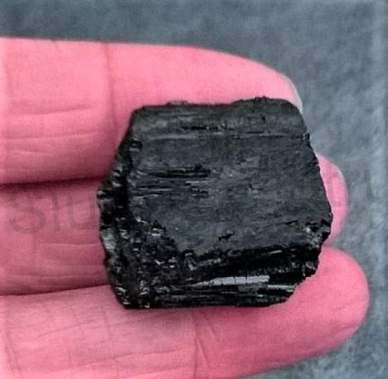 Turmalín surový 25 g (Brazílie) (X625)