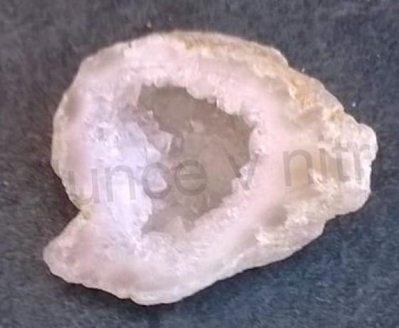 Sněžný Křišťál geoda 38,6g (Maroko) (X654)
