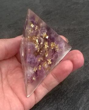 Orgonitová pyramida - kouzelná spirálka s ametystem  8,6 x 4,6 cm (PP131)