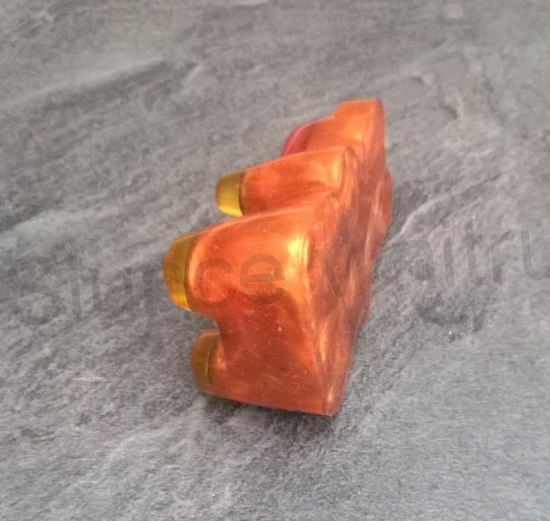 Orgonitový medvídek medově zlatý 3D 7,6x4,5x3 cm (PP135)