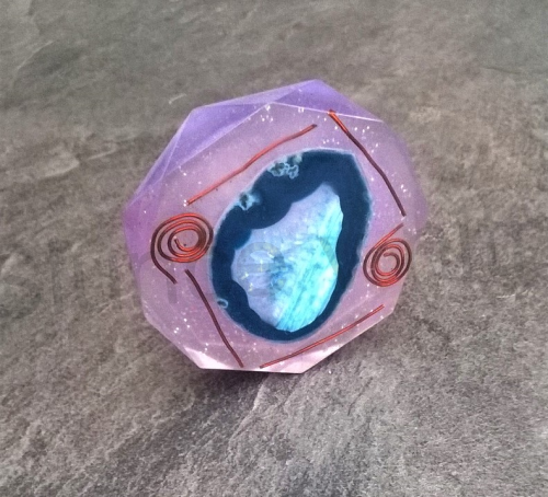 Orgonitový podtácek Achát se spirálkami v ametystovém nádechu (PP138)