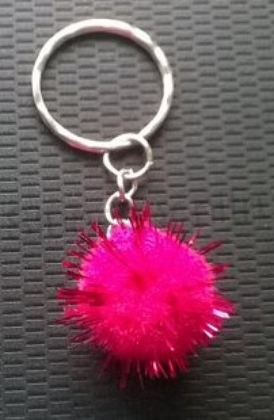 Přívěsek na klíče - barevná bambulka (H283)