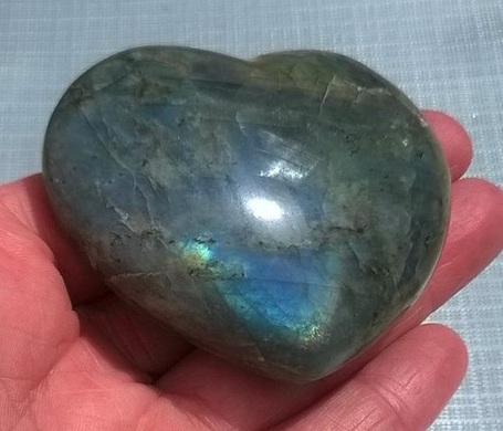 Labradorit srdce 175,8 g (Madagaskar) (X945)