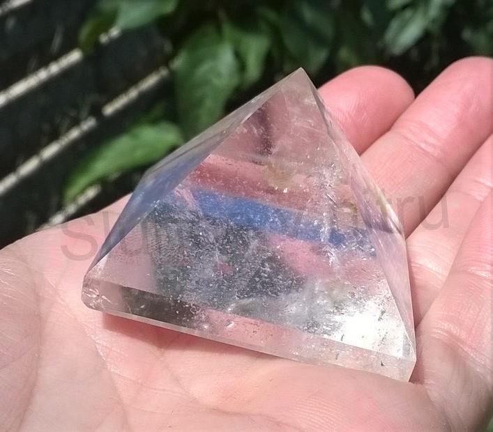 Broušená křišťálová pyramida 46x46mm/ 84,7 g (Brazílie) (X1061)