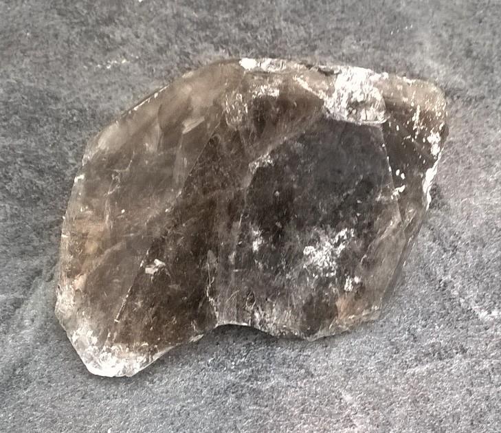 Duhová Záhněda špice úlomek 155,5g (Česká Republika) (X1069)