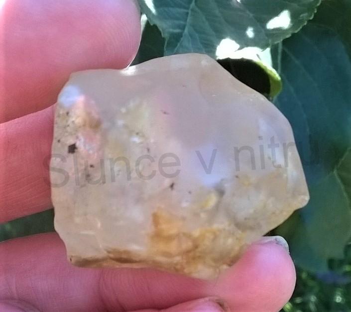 Ohlazený citrín s duhami 30,4 g (Česká Republika) (X1102)