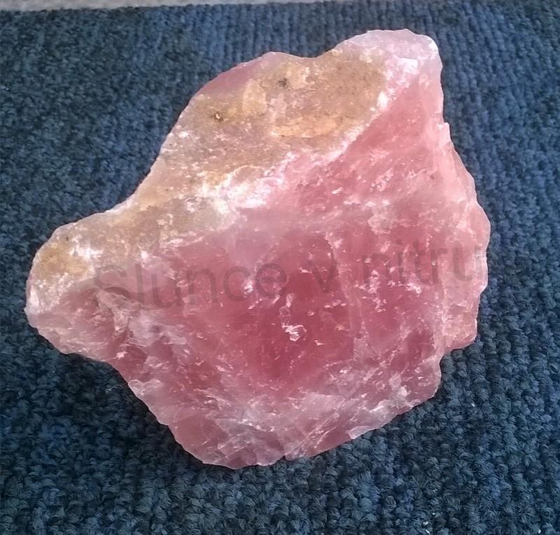 Velký Růženin surový 622g (Madagaskar) (X1219)