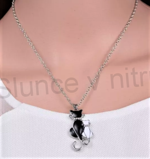 Náhrdelník s přívěškem kočka, kočička, kočičky s krystalky (BD581)