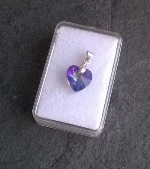 Plastová krabička s vypouklým víčkem 5,8 x 3,8 x 1,8 cm (AE32)