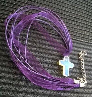 Opalitový kříž na ozdobné stužce (X1368)