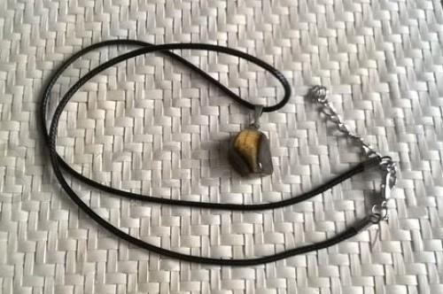 Náhrdelník přívěšek s tygřím okem (X1376)