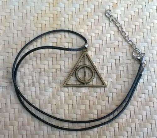 Náhrdelník s přívěškem Relikvie smrti Harry Pottera (BD631)