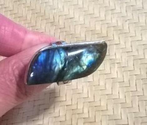 Nastavitelný minerální prsten labradorit (X1448)