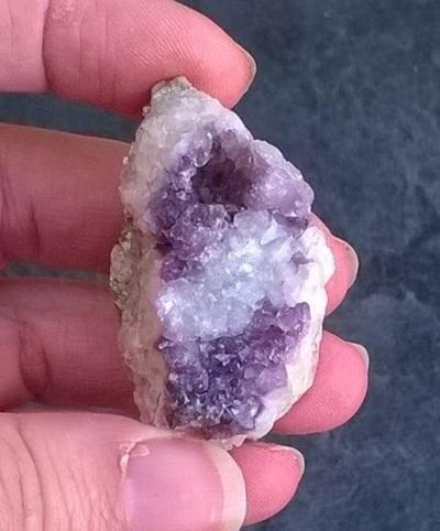 Ametyst drúza 38 g (Česká Republika) (X1453)