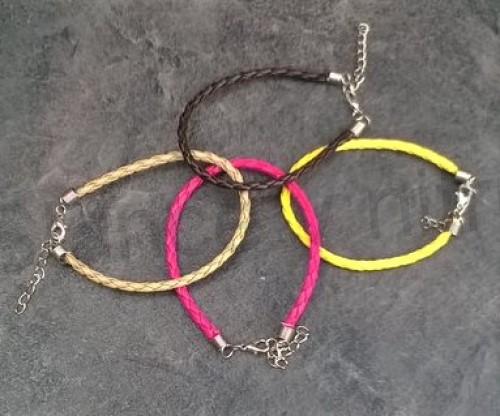 Splétaný náramek z umělé kůže s karabinkou (N9)