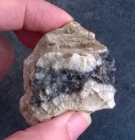 Morion drúza s ametystem 109 g (Česká Republika) (X1460)