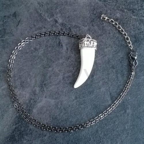 Náhrdelník s přívěškem Vlčího zubu (BD677)